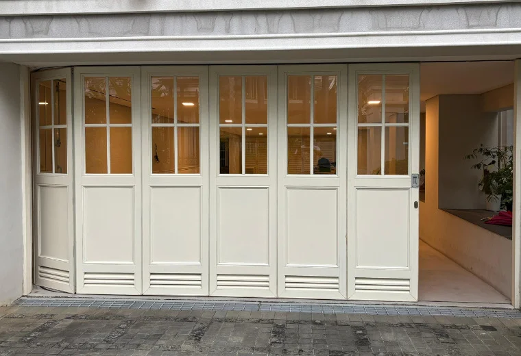 Pintu Garasi 